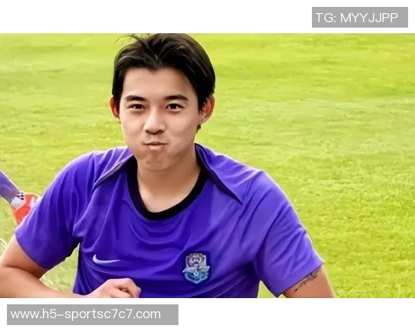 李明家族颜值爆表李嗣镕首秀进球姐姐赛后温馨祝贺 李明家族颜值爆表李嗣镕首秀进球姐姐赛后温馨祝贺